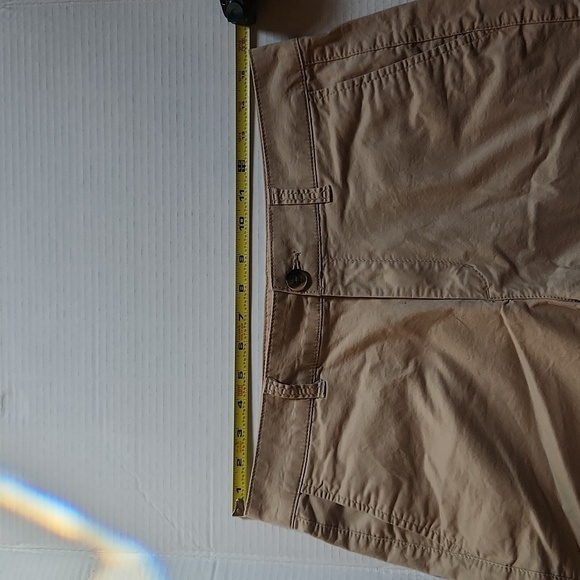 Old Navy Shorts Womens Size 6 Everyday shorts High Rise Tan - Picture 2 of 10